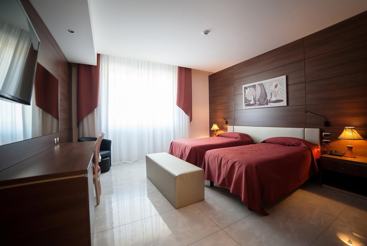 Family Center Hotel Atena Lucana Extérieur photo